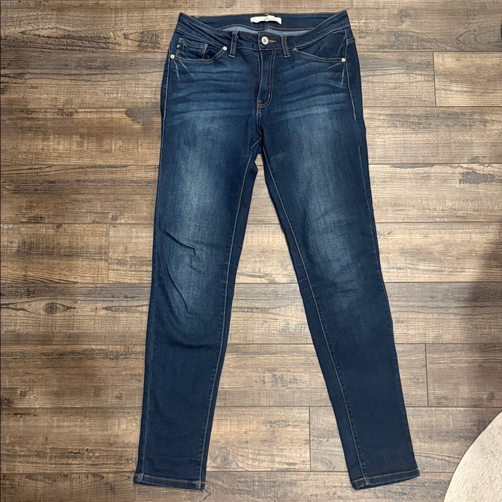 KanCan Mid Rise Dark Wash Skinny Jeans 27